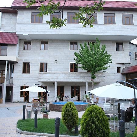 Aratta Hotel Argavand Exterior photo