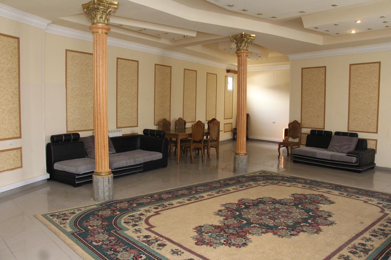 Aratta Hotel Argavand Exterior photo