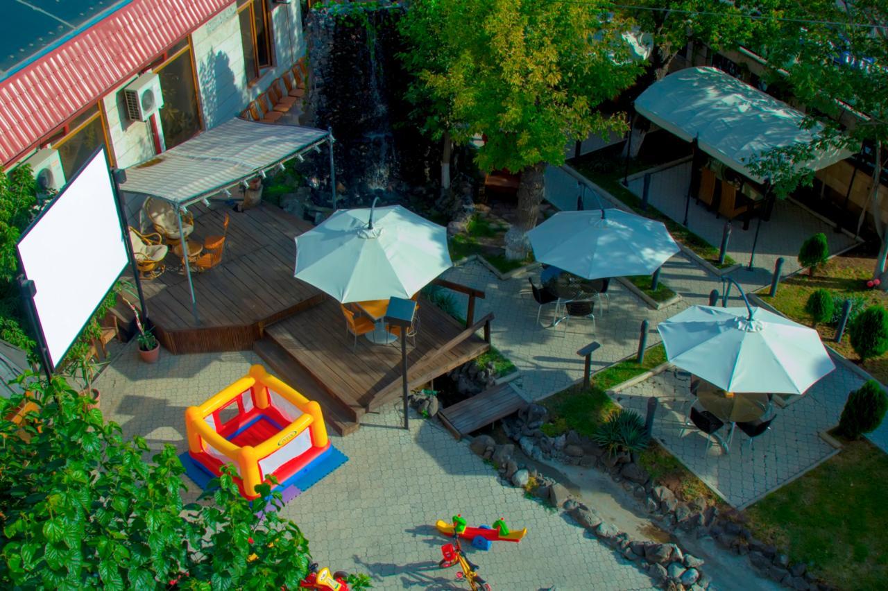 Aratta Hotel Argavand Exterior photo