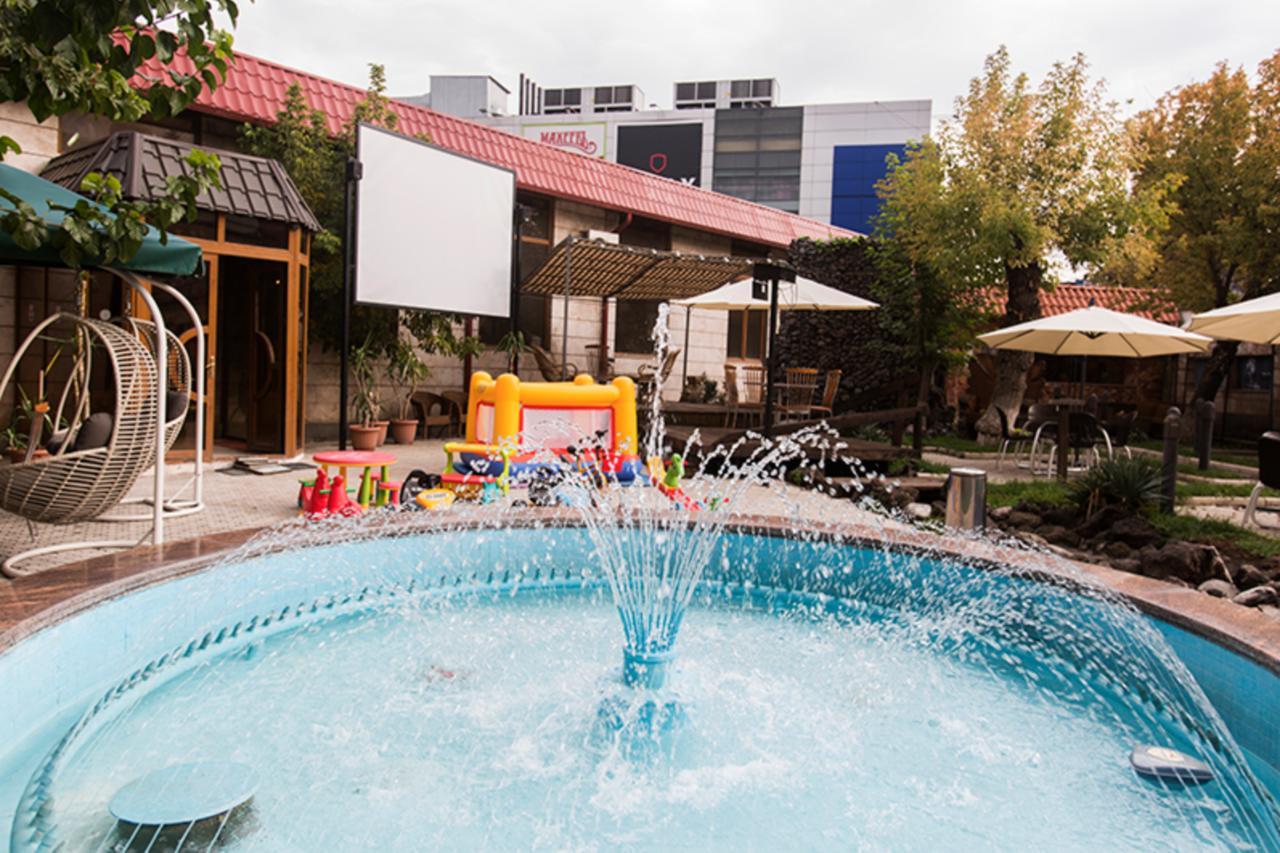 Aratta Hotel Argavand Exterior photo